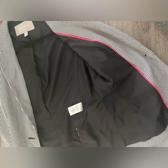 Blazer - Picture 7 of 8